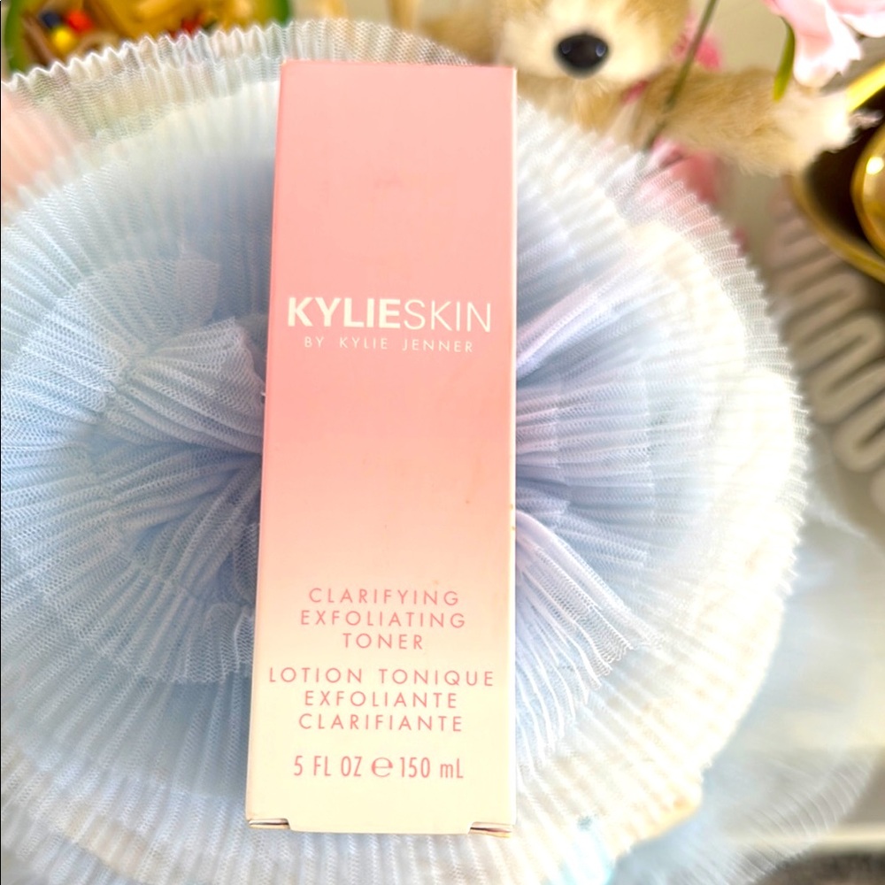 Kylie Cosmetics Clarifying Exfoliating Toner - Pink